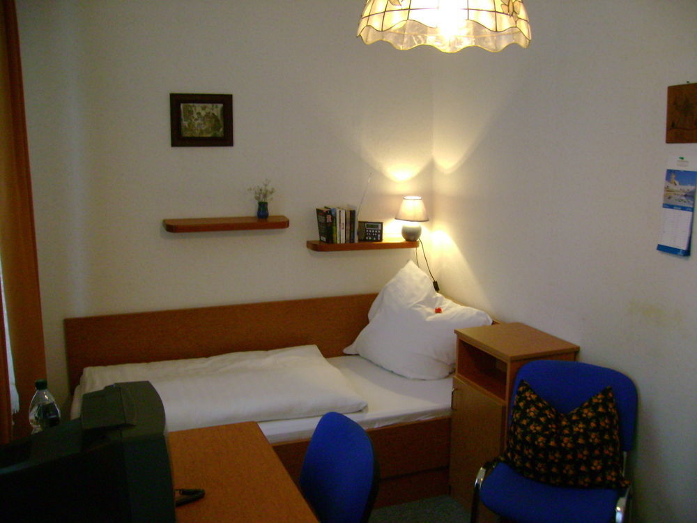 Hotel - Pension Vesta Bad Elster Esterno foto