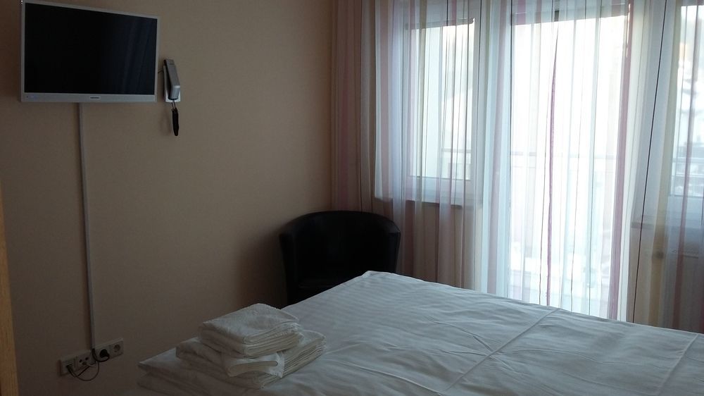 Hotel - Pension Vesta Bad Elster Esterno foto